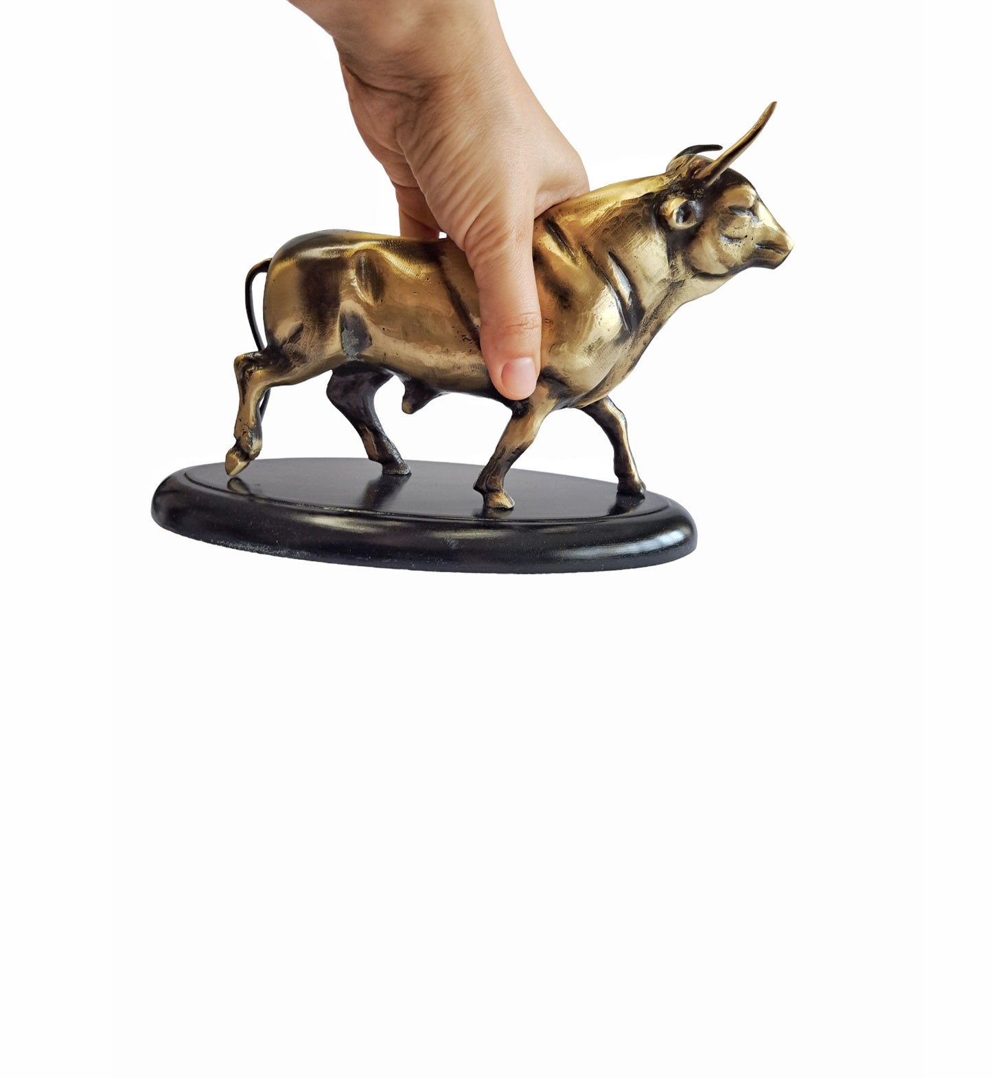 Big Size Brass Bull Statue – Handcrafted Solid Brass Decor