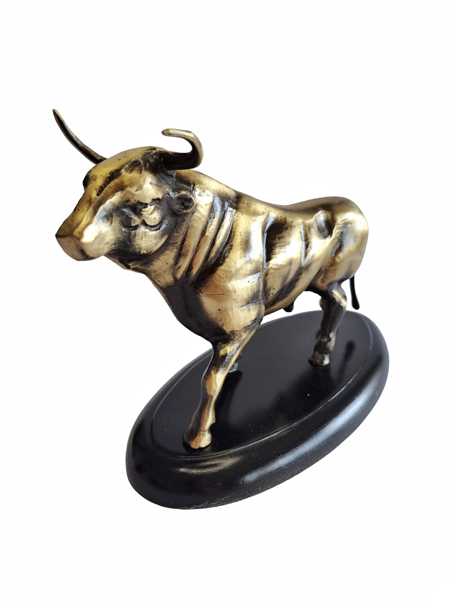 Big Size Brass Bull Statue – Handcrafted Solid Brass Decor