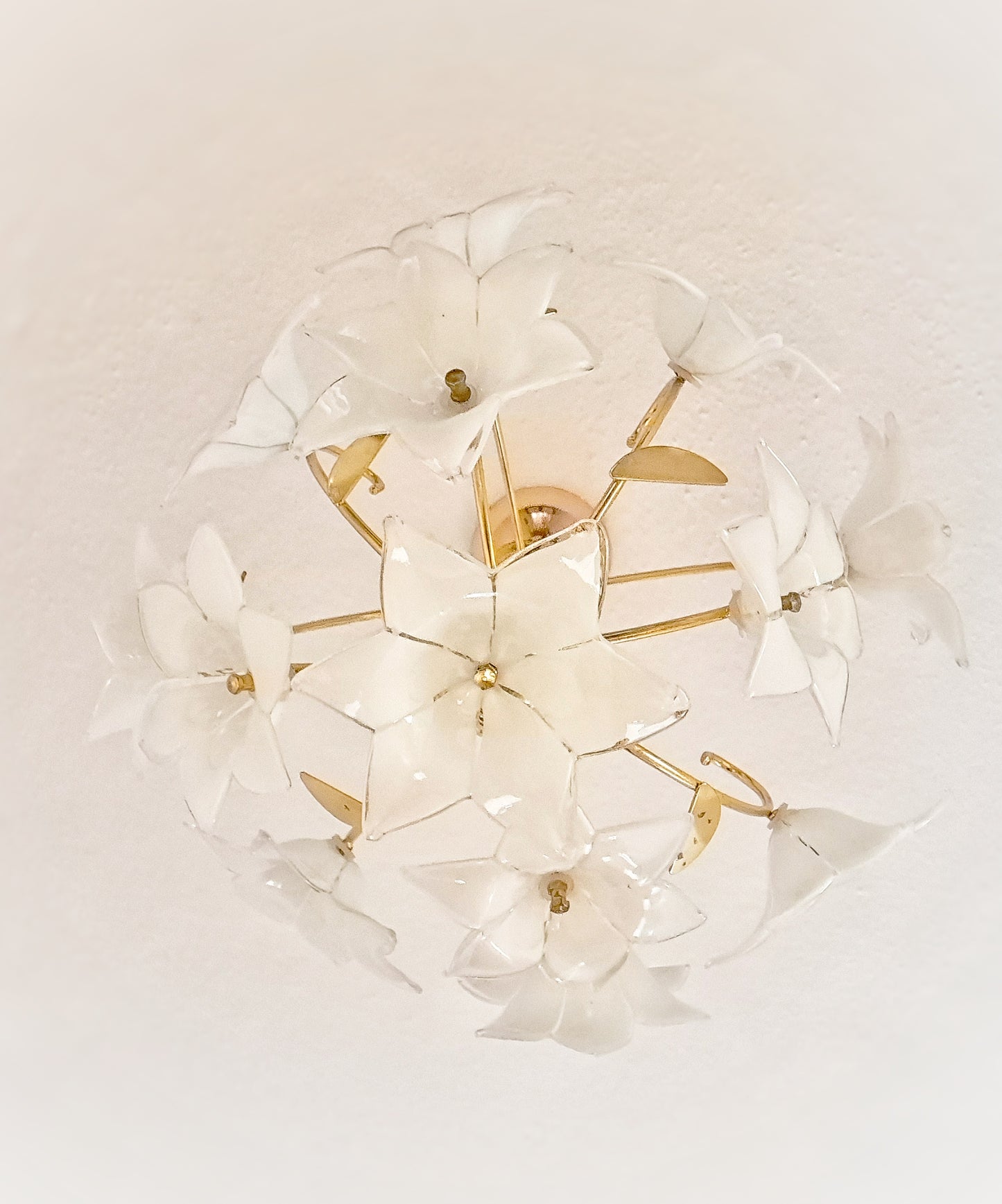 Antique White Floral Murano Glass & Brass Chandelier – Handmade Italian Pendant Light for Elegant Interiors