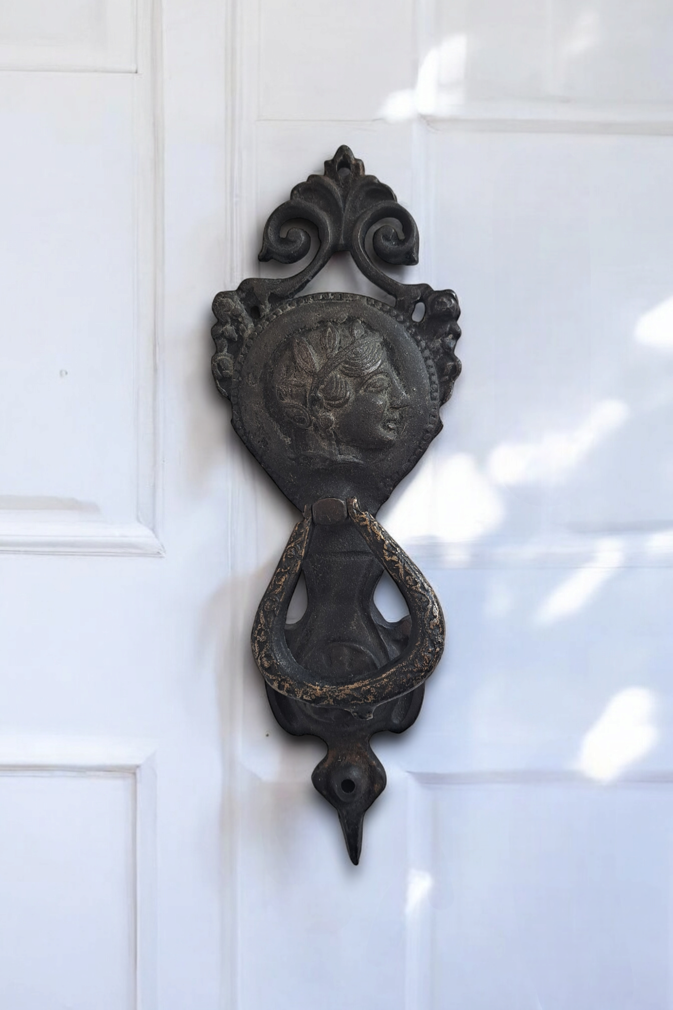 Vintage Brass Door Knocker – Antique Style, Handcrafted Decor