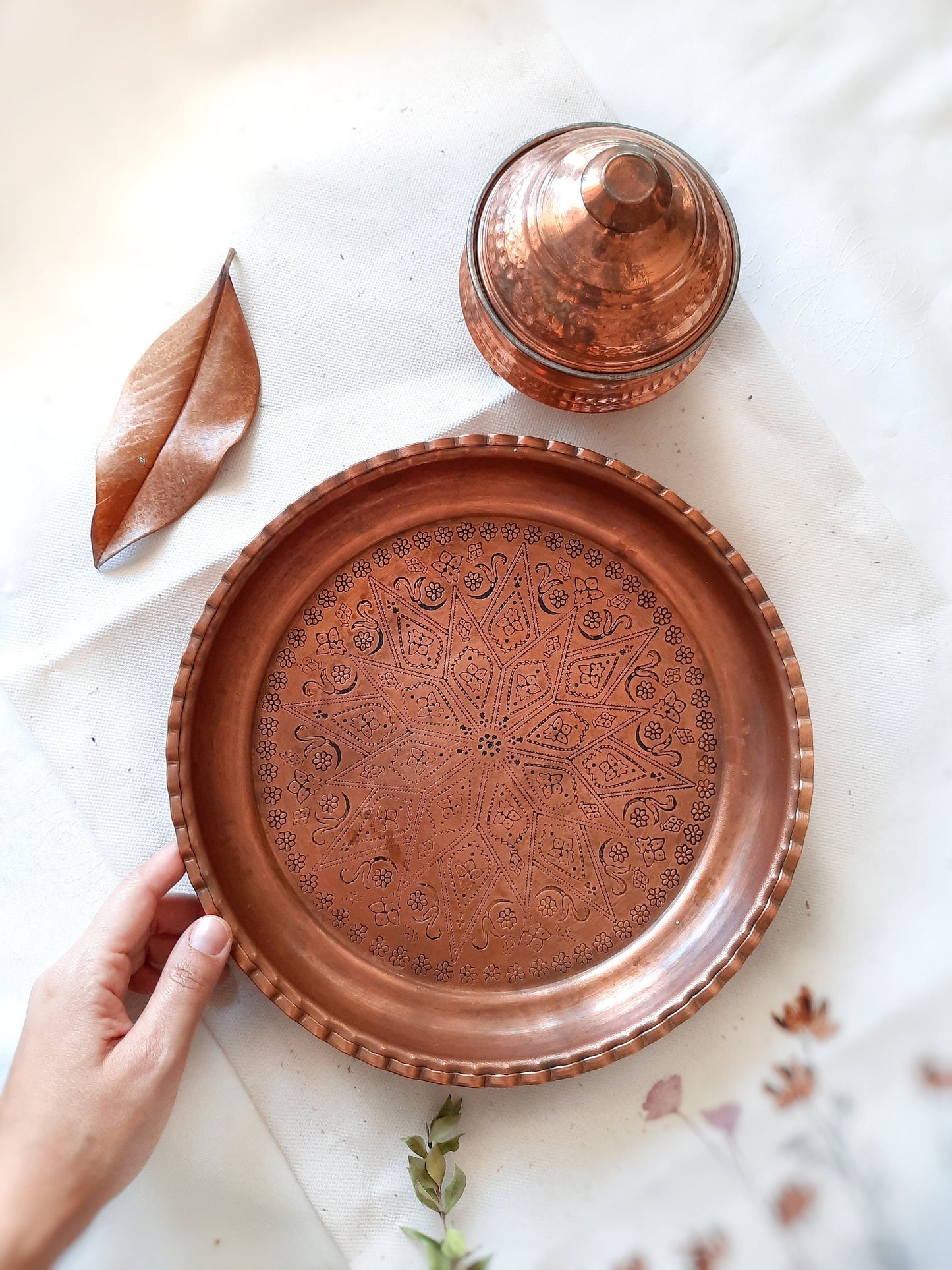 Vintage Turkish Copper Tray - Hand Engraved Floral Motifs, Decorative Serving Plate