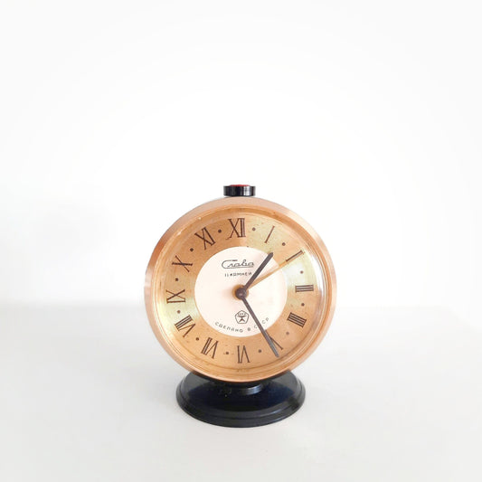 Slava Vintage Table Clock – Roman Numerals, Wind-up Mechanism