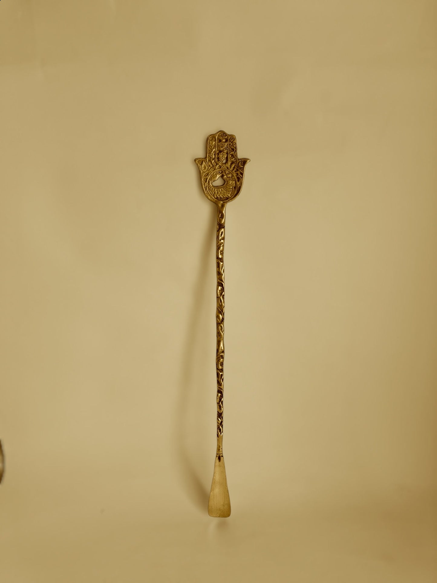 Vintage Brass Shoehorn with Fatima Hand and Shahmaran Pattern, 53cm, Gold